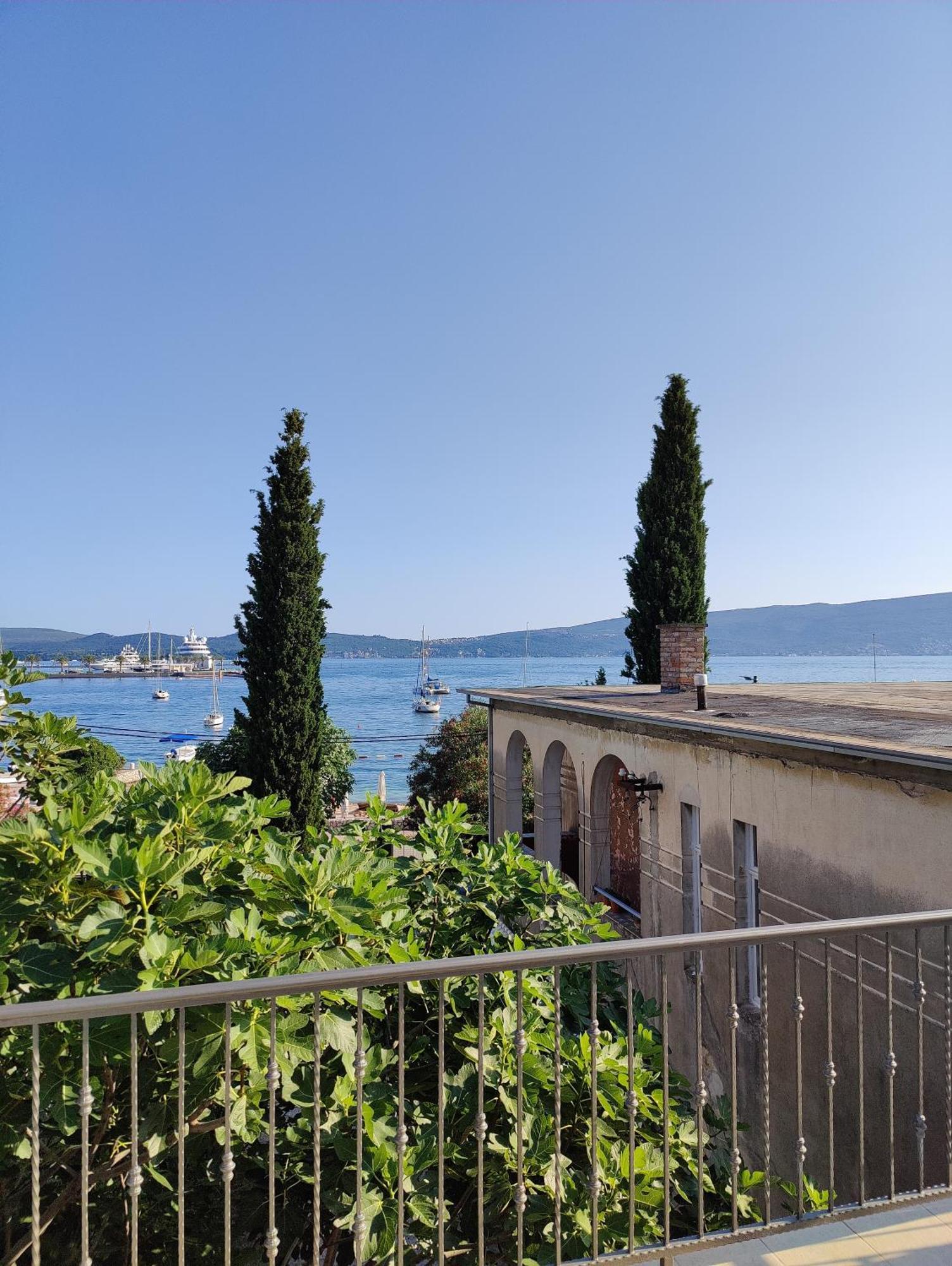 Miro Guesthouse Tivat Luaran gambar