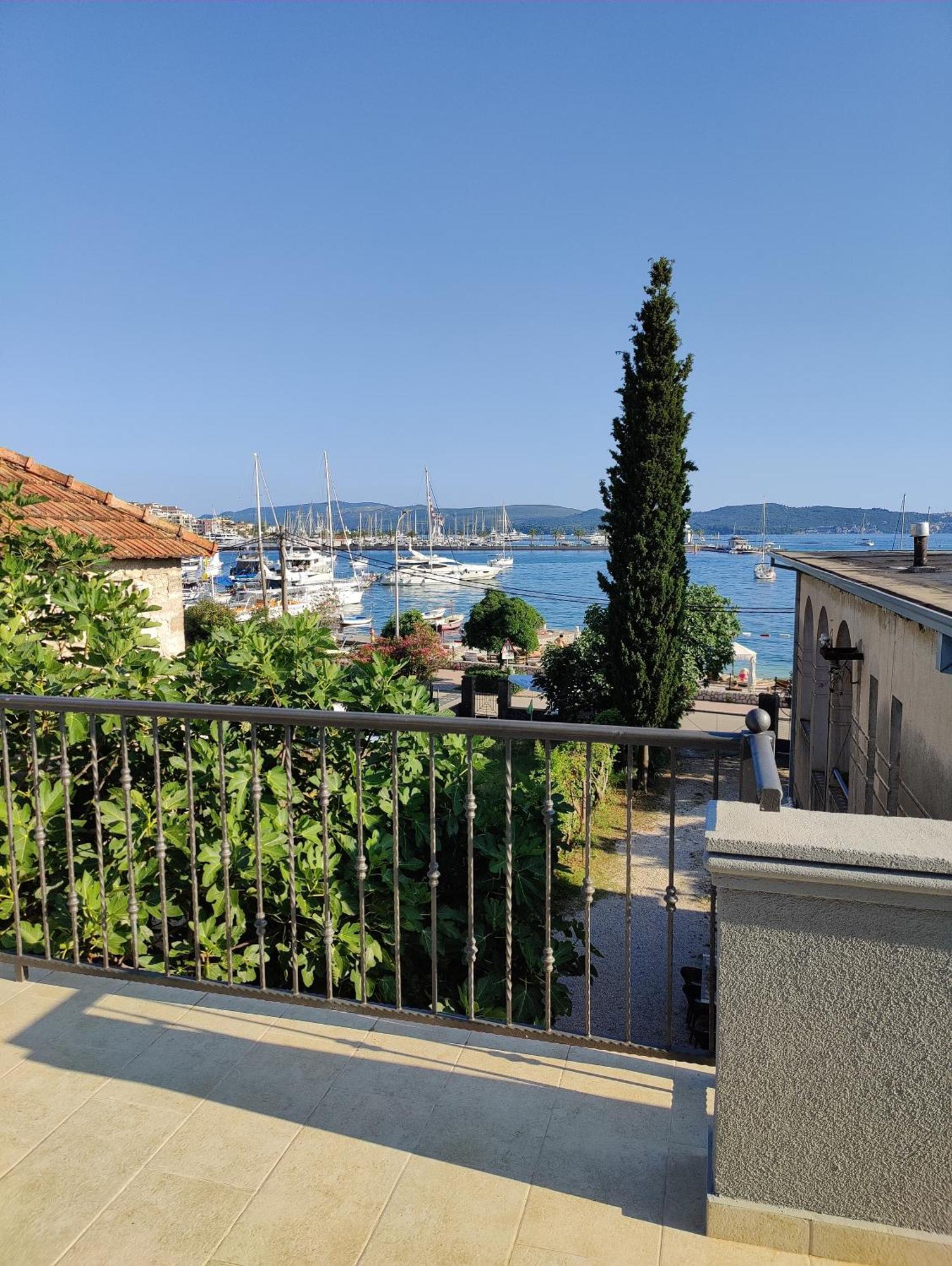 Miro Guesthouse Tivat Luaran gambar